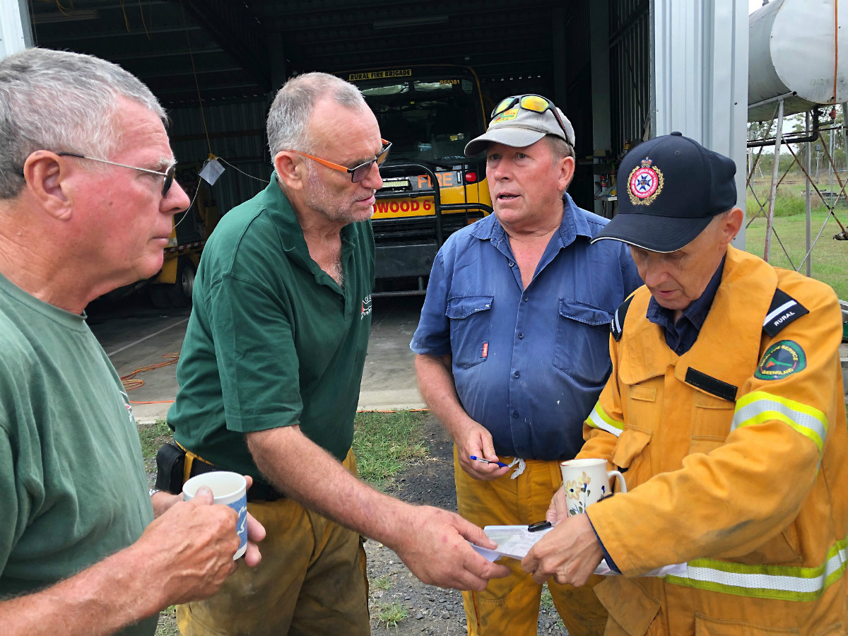 VIDEO: Volunteer firefighters praised for defending Woodgate ...