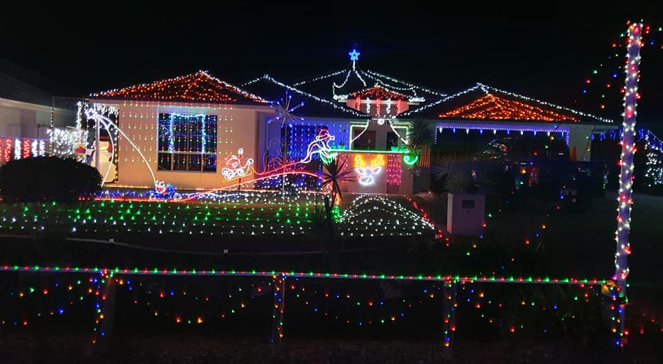 Trinity Close Christmas lights brighten up Bargara – Bundaberg Now
