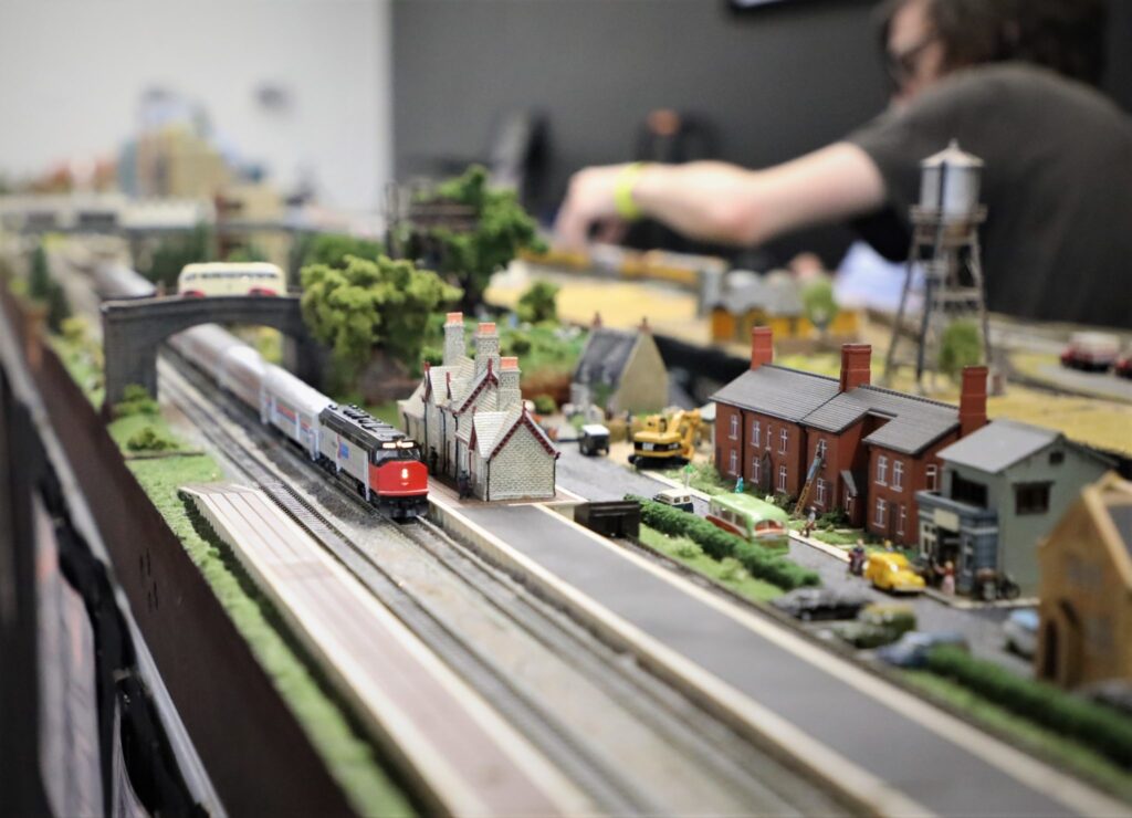 model train expo support