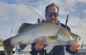 Trophy-sized barra reeled in at Lake Monduran – Bundaberg Now