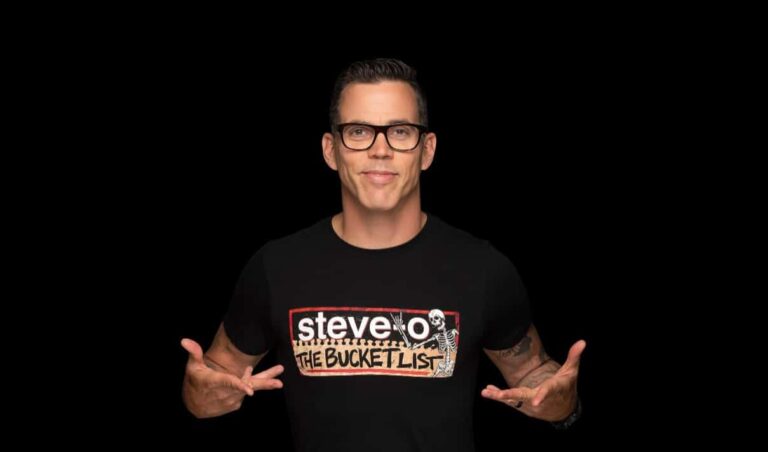 International star Steve-O on stage at Moncrieff – Bundaberg Now