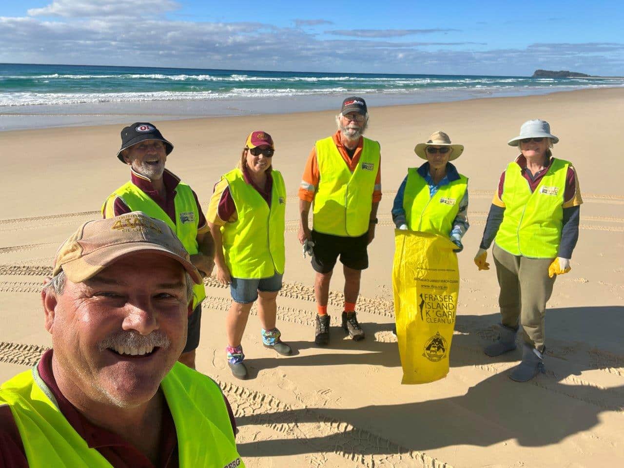 4wd-clubs-come-together-to-clean-up-k-gari-bundaberg-now