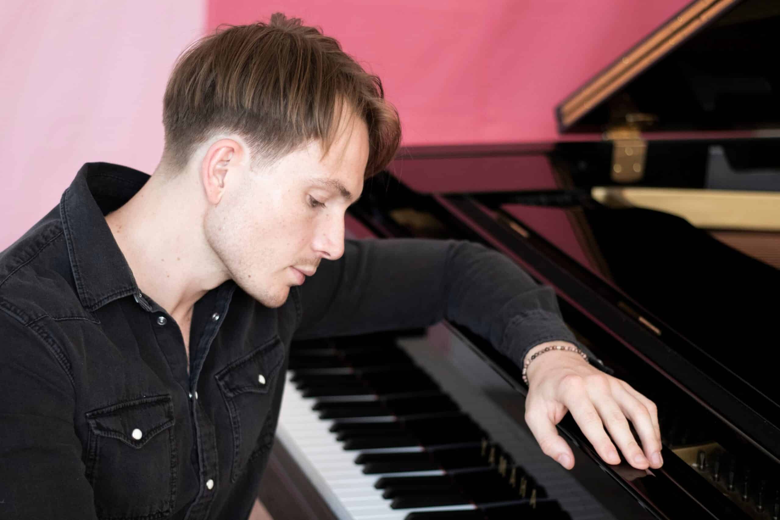 Queensland born pianist Max Foster returning to Queensland and playing a one-show only concert in Bundaberg in September.